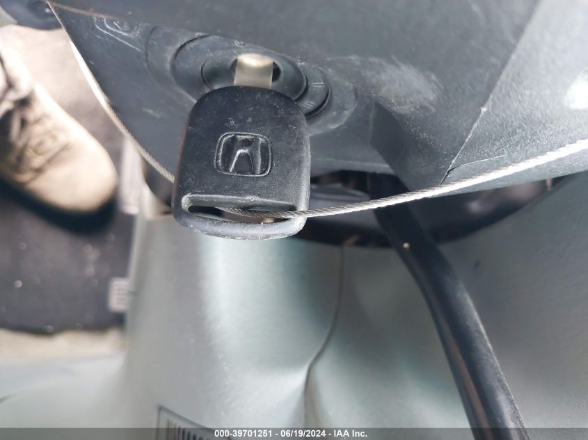 2004 Honda Pilot Ex-L VIN: 5FNYF186X4B004886 Lot: 39701251