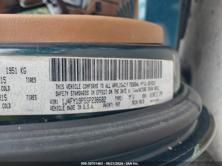 1995 Jeep Wrangler / Yj S/Rio Grande VIN: 1J4FY19P5SP238682 Lot: 39701463