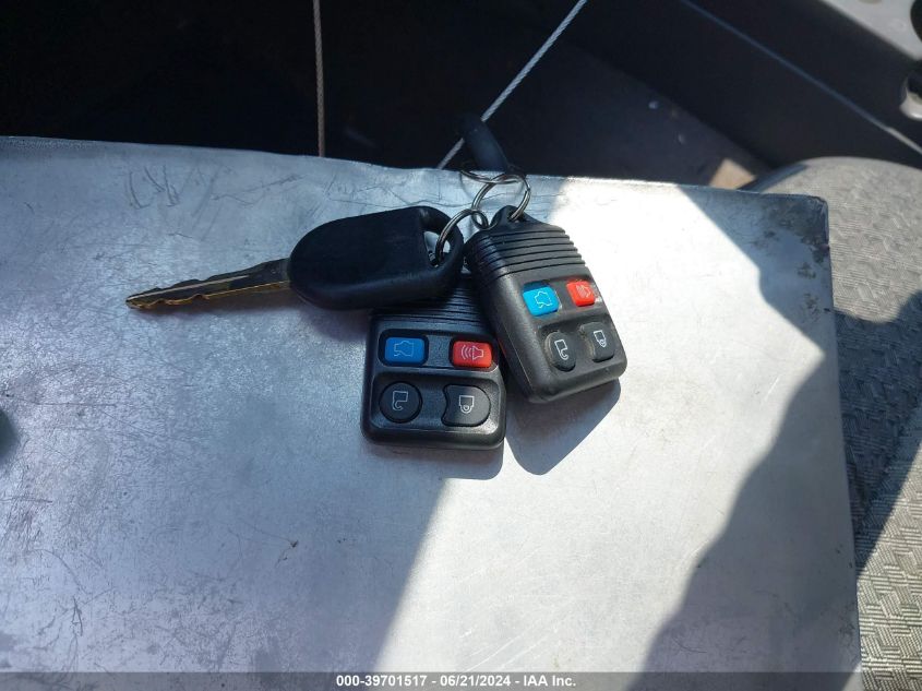 2003 Ford Explorer Xls VIN: 1FMZU72K93UC60523 Lot: 39701517