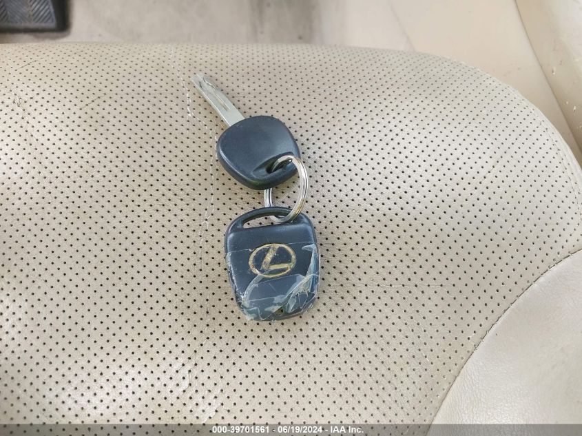 2005 Lexus Es 330 VIN: JTHBA30G755120925 Lot: 39701561