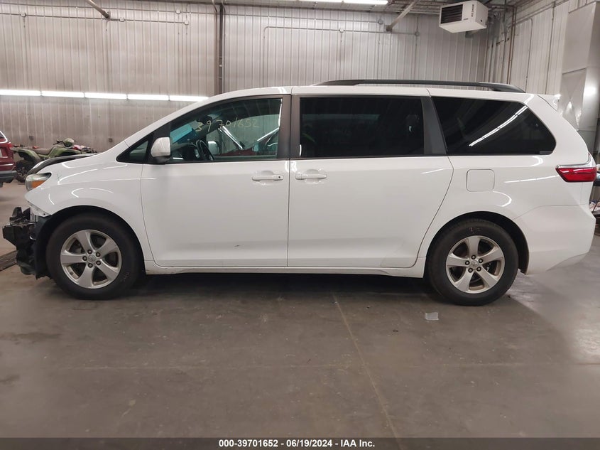 2017 Toyota Sienna Le 8 Passenger VIN: 5TDKZ3DC0HS816008 Lot: 39701652