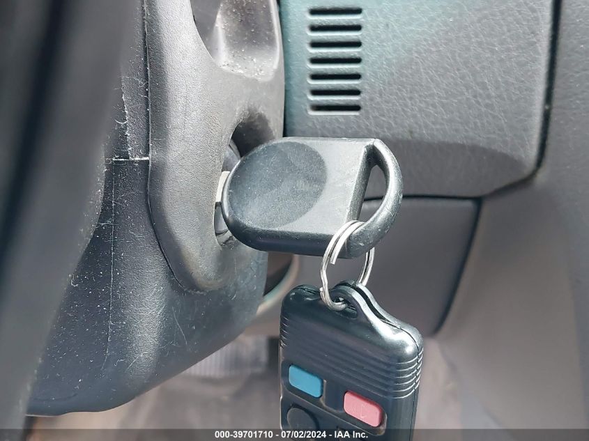 2002 Ford Explorer Xlt VIN: 1FMZU73K52UD33755 Lot: 39701710