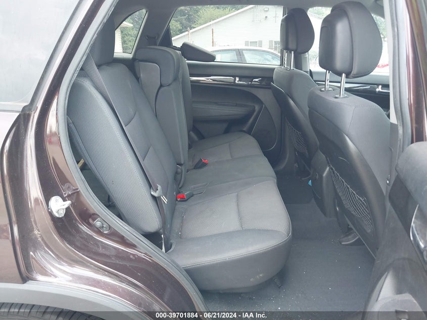 2011 Kia Sorento Lx VIN: 5XYKT4A15BG175646 Lot: 39701884