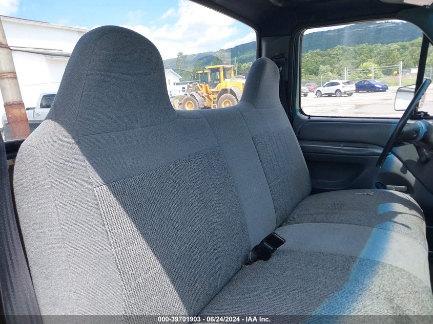 1985 Ford F250 VIN: 2FTHF2512FCB22567 Lot: 39701903