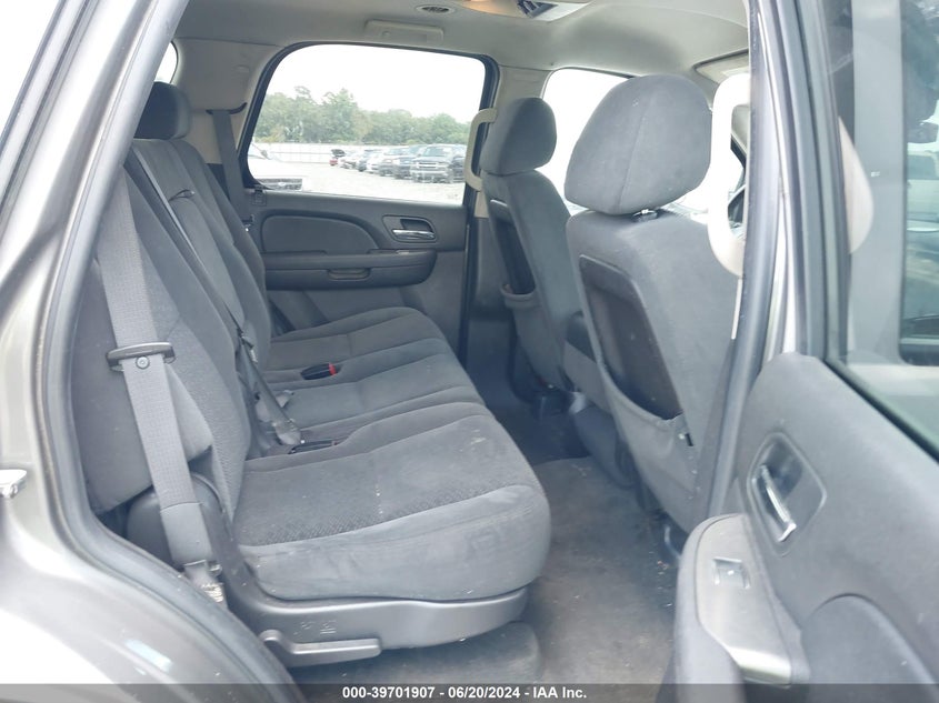 2007 Chevrolet Tahoe Ls VIN: 1GNFC13C27J271697 Lot: 39701907