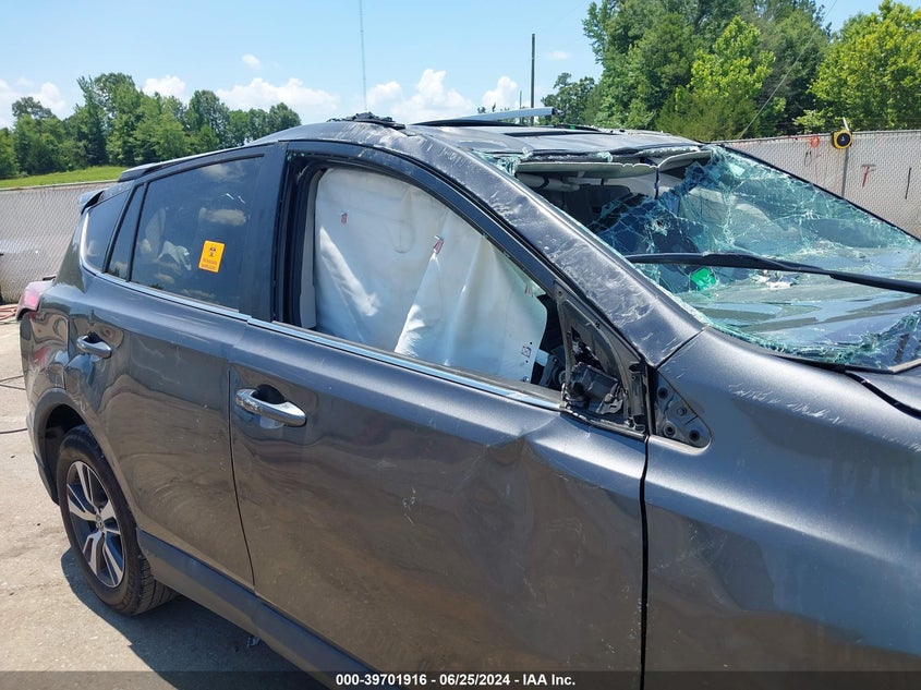 VIN 2T3WFREV4JW416650 2018 TOYOTA RAV4 XLE