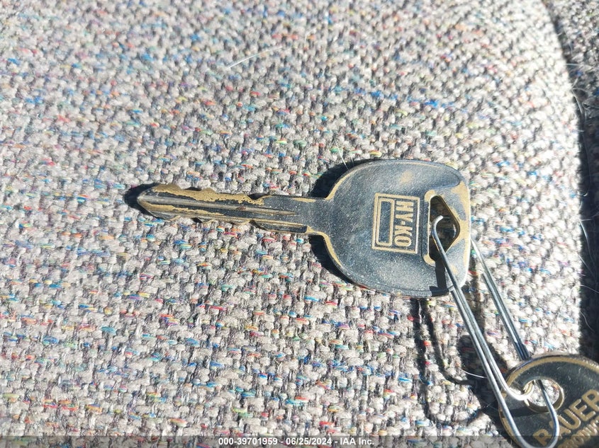 2006 Chevrolet Silverado 1500 Work Truck VIN: 3GCEC14X06G147921 Lot: 39701959