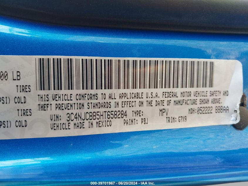 2017 Jeep New Compass Latitude VIN: 3C4NJCBB5HT658284 Lot: 39701967
