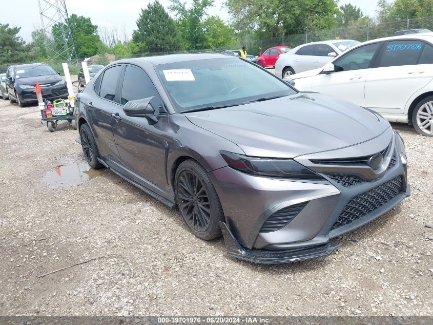 4T1B11HK8JU048322 2018 TOYOTA CAMRY - Image 1