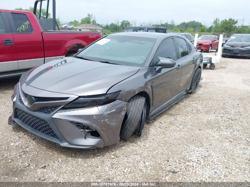 4T1B11HK8JU048322 2018 TOYOTA CAMRY - Image 2