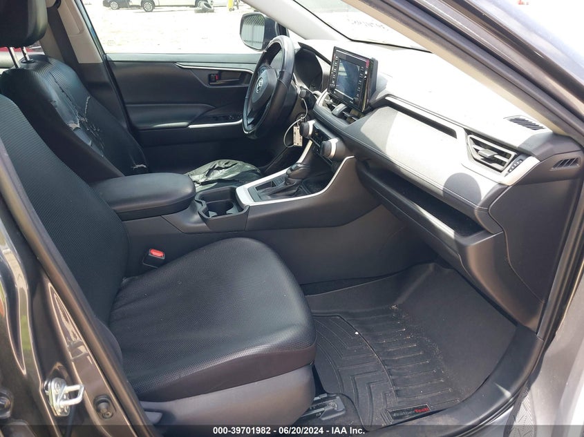 VIN 2T3H1RFV7MC154215 2021 TOYOTA RAV4 LE