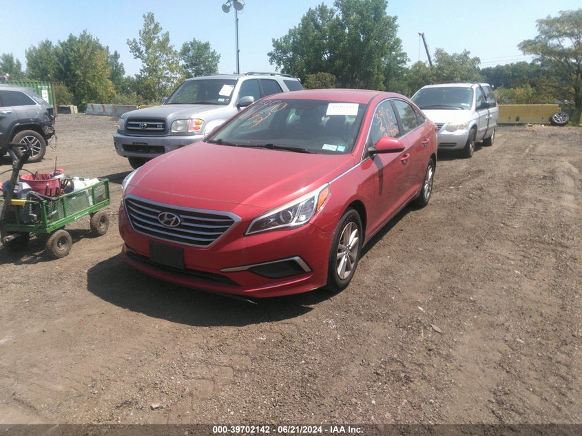 VIN 5NPE24AF7HH484242 2017 HYUNDAI SONATA SE