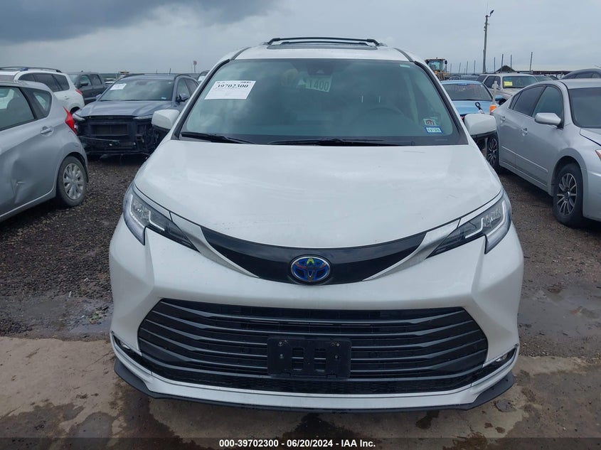 2024 TOYOTA SIENNA LIMITED/PLATINUM - 5TDZRKEC5RS189444