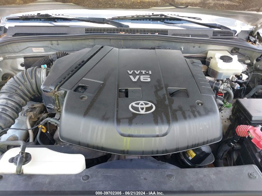 2004 Toyota 4Runner Sr5 V6 VIN: JTEZU14R440040433 Lot: 39702305