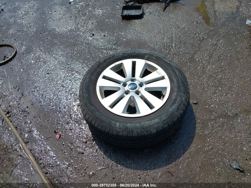 2018 Subaru Outback 2.5I Premium VIN: 4S4BSACC1J3245951 Lot: 39702355