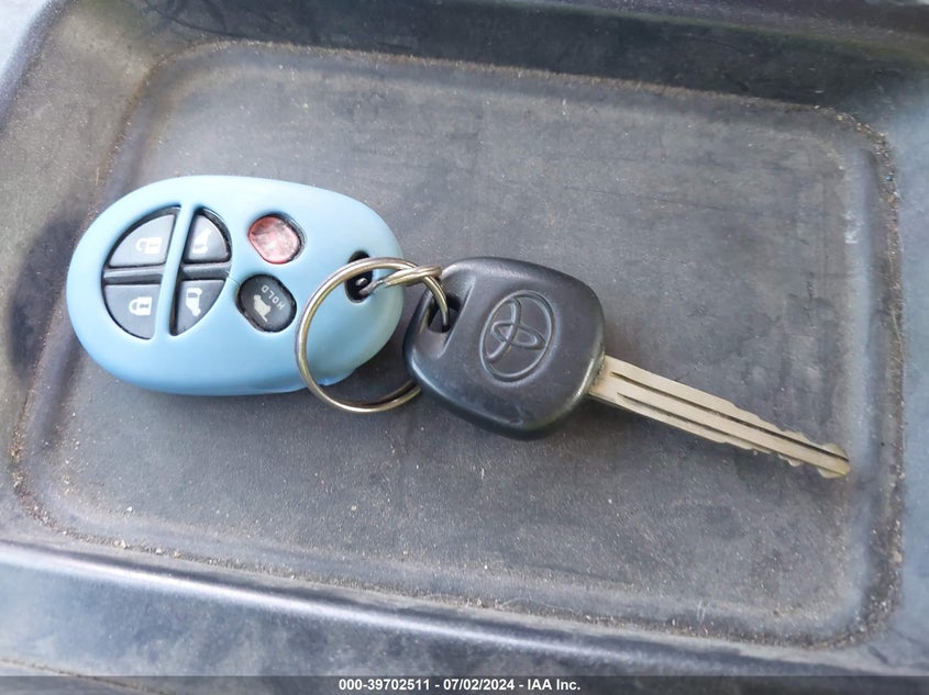 2013 Toyota Sienna Se 8 Passenger VIN: 5TDXK3DC2DS331275 Lot: 39702511