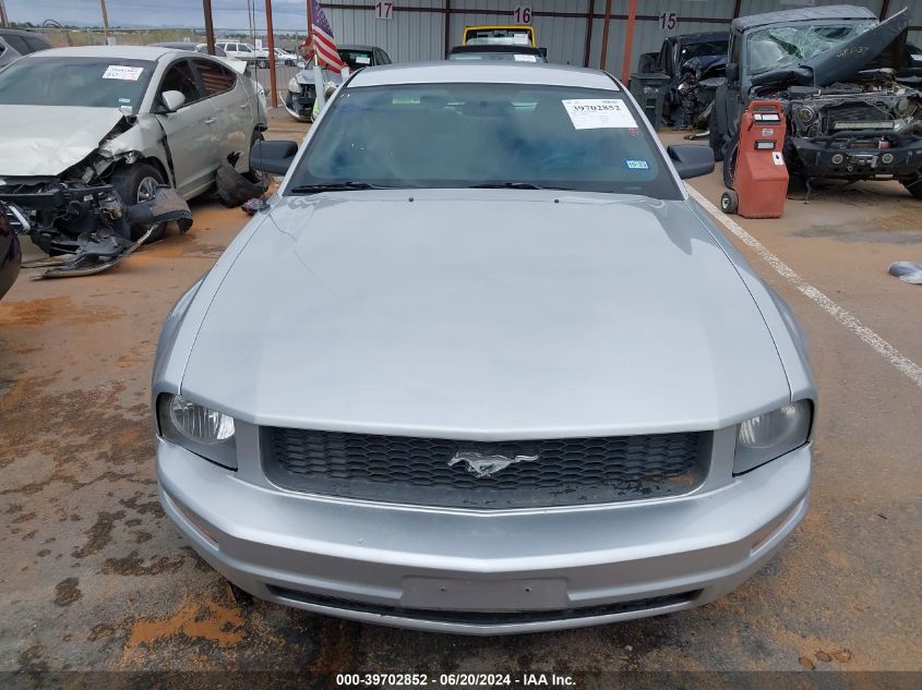 2008 Ford Mustang V6 Deluxe/V6 Premium VIN: 1ZVHT80N285132094 Lot: 39702852