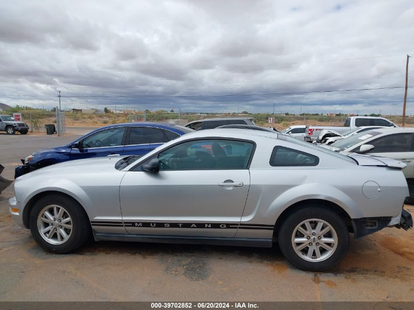 2008 Ford Mustang V6 Deluxe/V6 Premium VIN: 1ZVHT80N285132094 Lot: 39702852