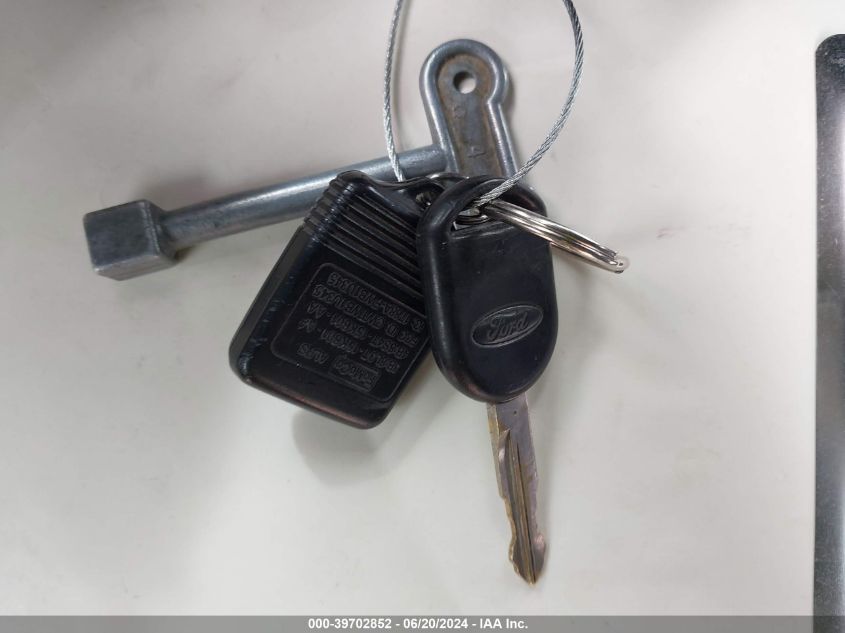 2008 Ford Mustang V6 Deluxe/V6 Premium VIN: 1ZVHT80N285132094 Lot: 39702852