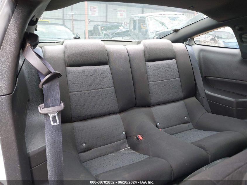 2008 Ford Mustang V6 Deluxe/V6 Premium VIN: 1ZVHT80N285132094 Lot: 39702852