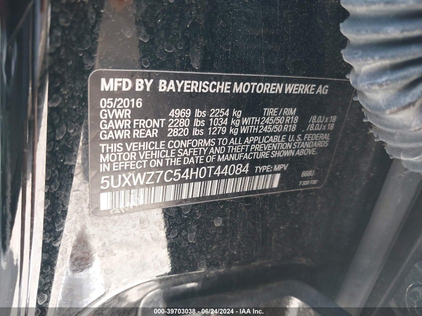 2017 BMW X3 Sdrive28I VIN: 5UXWZ7C54H0T44084 Lot: 39703038