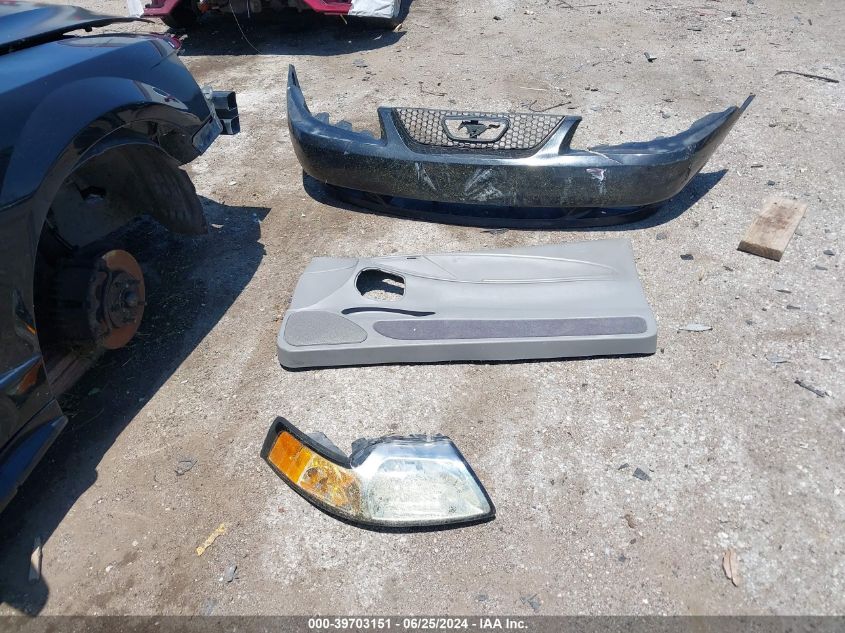 2000 Ford Mustang VIN: 1FAFP4045YF158462 Lot: 39703151