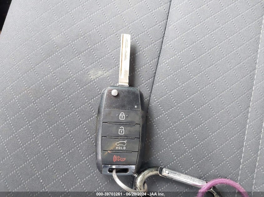 2019 Kia Sorento 2.4L L VIN: 5XYPG4A39KG528529 Lot: 39703261