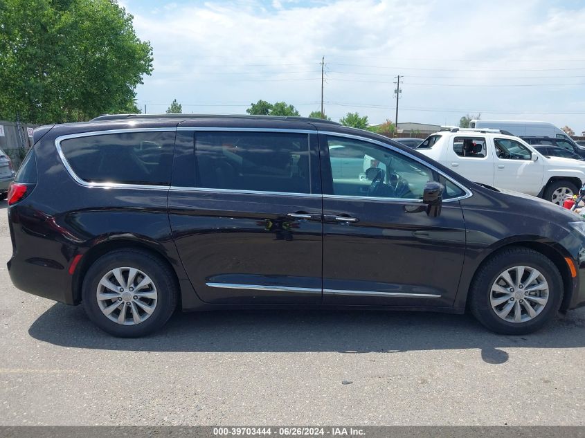 2017 Chrysler Pacifica Touring-L VIN: 2C4RC1BG6HR542686 Lot: 39703444