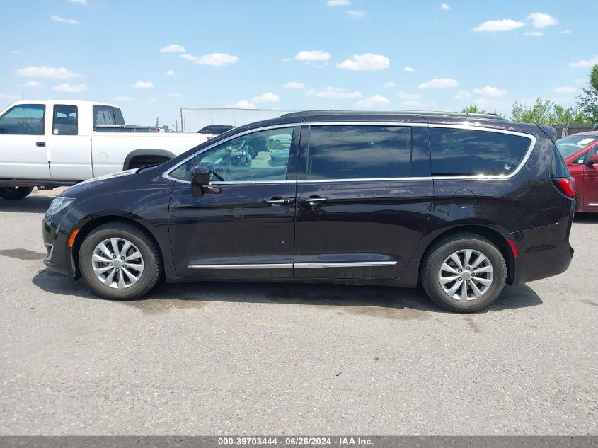 2017 Chrysler Pacifica Touring-L VIN: 2C4RC1BG6HR542686 Lot: 39703444