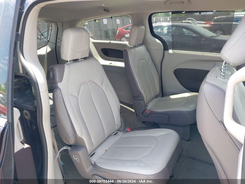 2017 Chrysler Pacifica Touring-L VIN: 2C4RC1BG6HR542686 Lot: 39703444