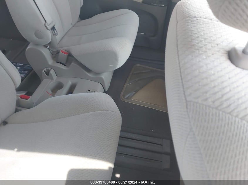 2011 Toyota Sienna Le V6 VIN: 5TDKK3DCXBS045701 Lot: 39703480
