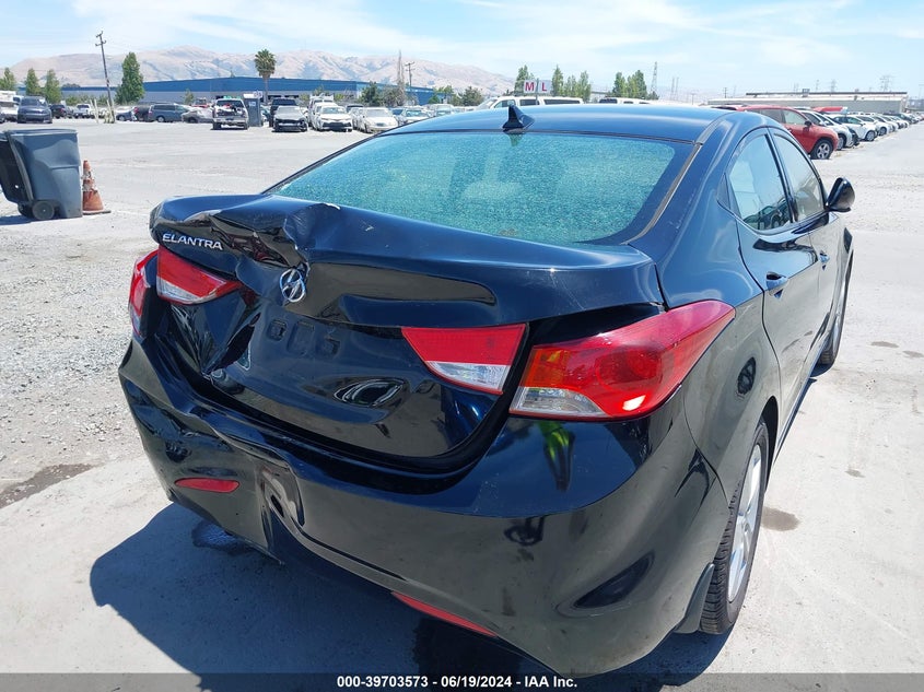 2013 Hyundai Elantra Gls VIN: KMHDH4AE9DU858556 Lot: 39703573