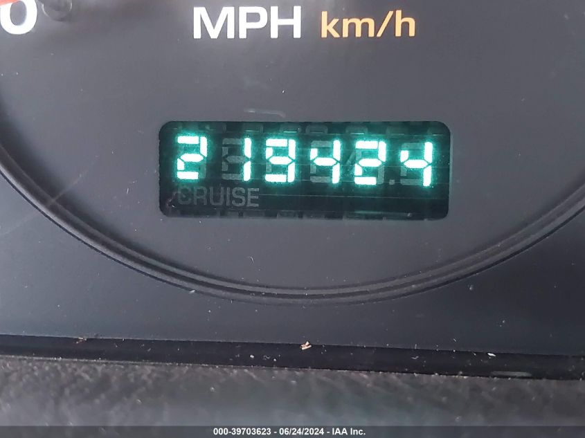 2000 Jeep Grand Cherokee Laredo VIN: 1J4GW48NXYC371224 Lot: 39703623