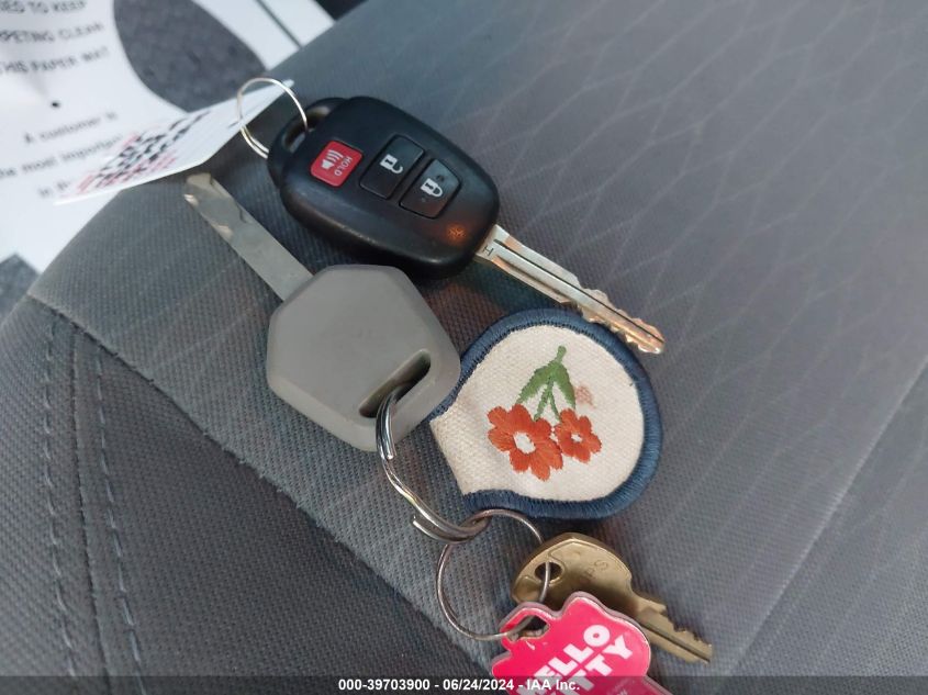 2017 Toyota Tacoma Sr VIN: 5TFAX5GN5HX102153 Lot: 39703900