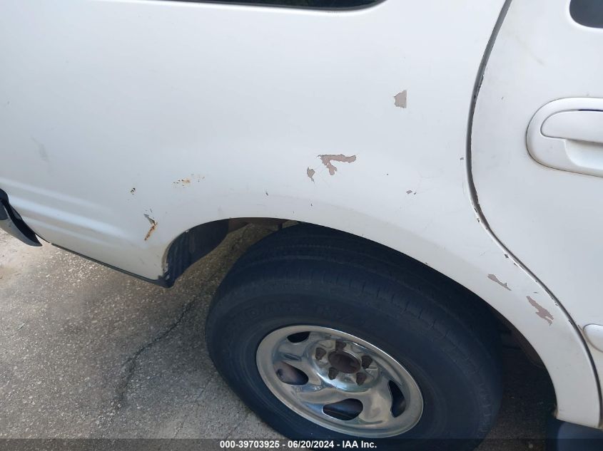 1999 Ford Expedition Eddie Bauer/Xlt VIN: 1FMRU17L5XLB84308 Lot: 39703925