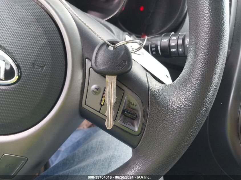 2011 Kia Soul +/!/Sport VIN: KNDJT2A29B7710306 Lot: 39704016