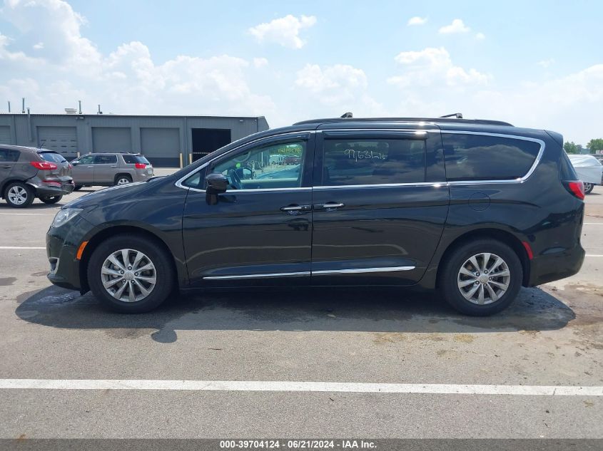 2017 Chrysler Pacifica Touring-L VIN: 2C4RC1BG7HR730326 Lot: 39704124