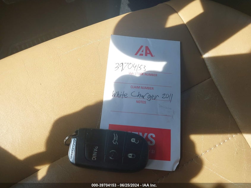 2011 Dodge Charger R/T VIN: 2B3CM5CT4BH521825 Lot: 39704153