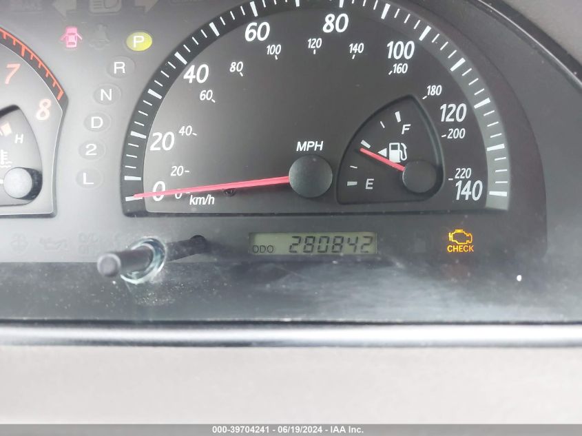 2004 Toyota Camry Le VIN: JTDBE32K240274705 Lot: 39704241