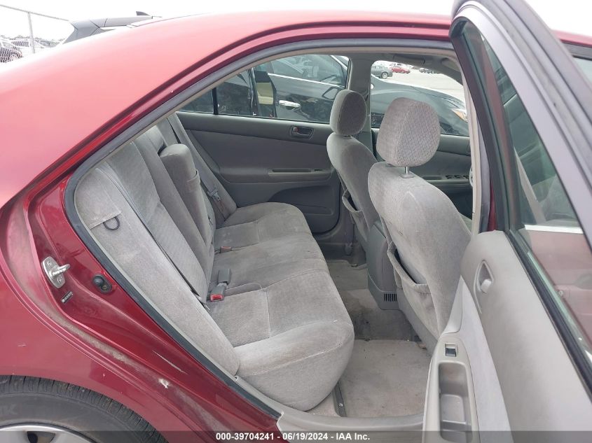 2004 Toyota Camry Le VIN: JTDBE32K240274705 Lot: 39704241