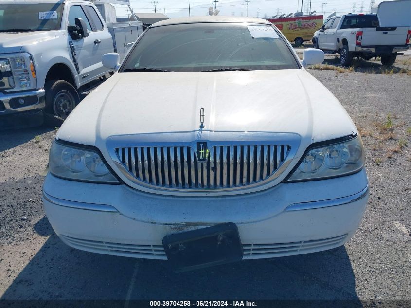 2007 Lincoln Town Car Executive VIN: 1L1FM88W37Y635373 Lot: 39704258