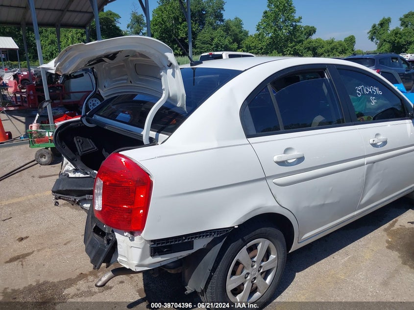 2010 Hyundai Accent Gls VIN: KMHCN4AC8AU488148 Lot: 39704396