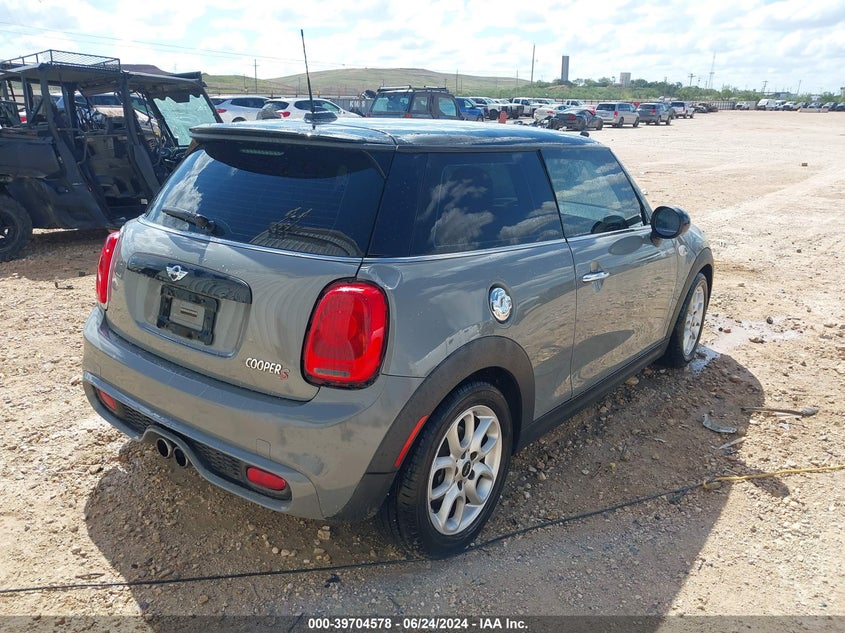 2015 Mini Hardtop Cooper S VIN: WMWXP7C5XF2A35247 Lot: 39704578
