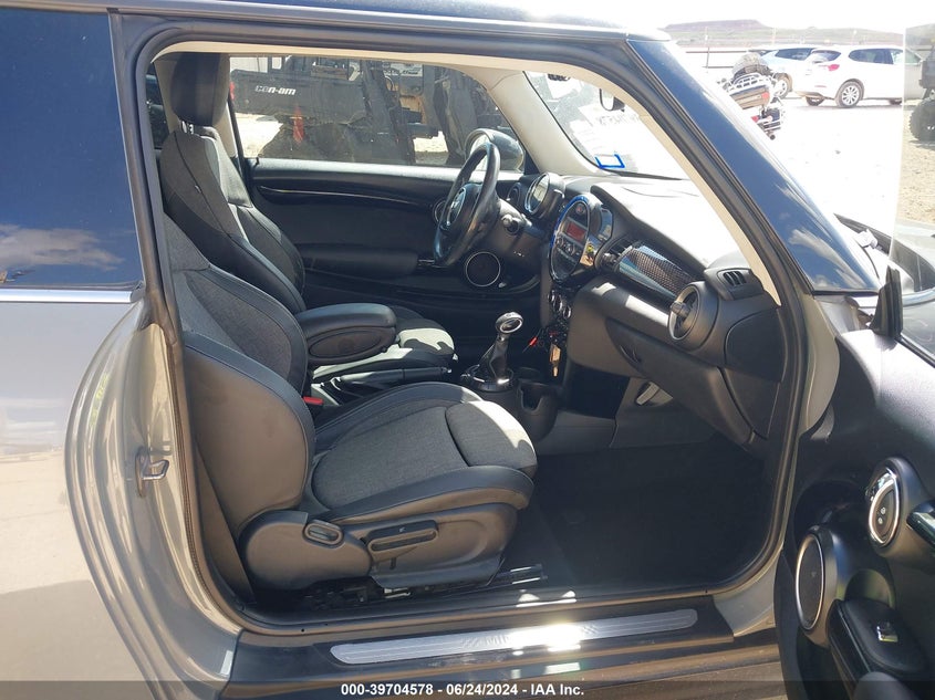 2015 Mini Hardtop Cooper S VIN: WMWXP7C5XF2A35247 Lot: 39704578