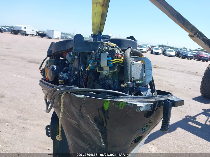 2000 Mercury Motor VIN: 0T049910 Lot: 39704668