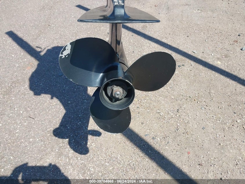 2000 Mercury Motor VIN: 0T049910 Lot: 39704668