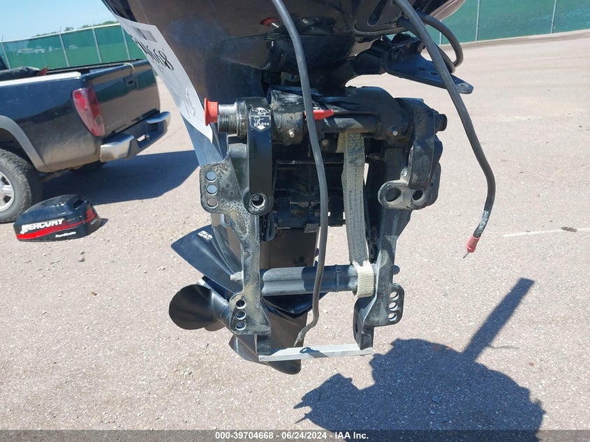 2000 Mercury Motor VIN: 0T049910 Lot: 39704668