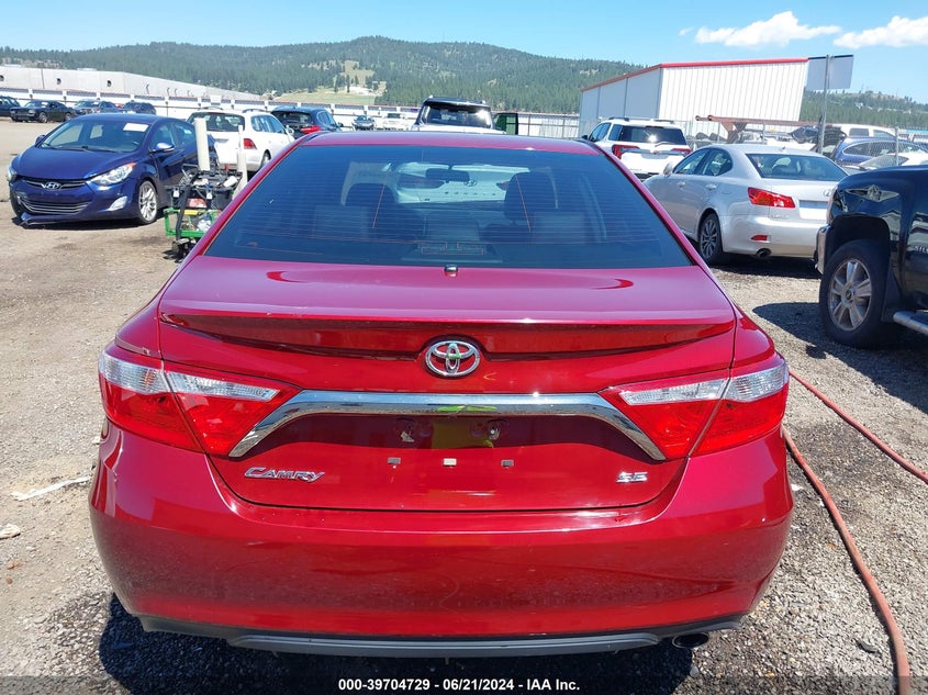2015 Toyota Camry Se VIN: 4T1BF1FKXFU884855 Lot: 39704729