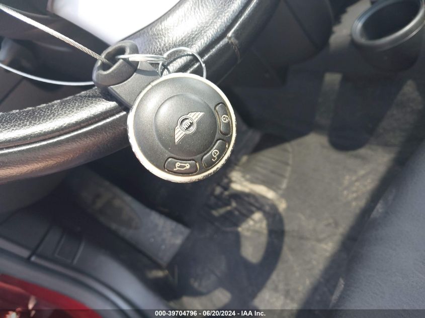 2010 Mini Cooper Clubman Base (M6) VIN: WMWML3C59ATX38846 Lot: 39704796