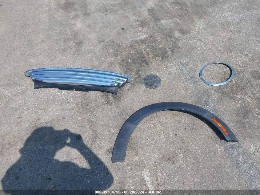 2010 Mini Cooper Clubman Base (M6) VIN: WMWML3C59ATX38846 Lot: 39704796